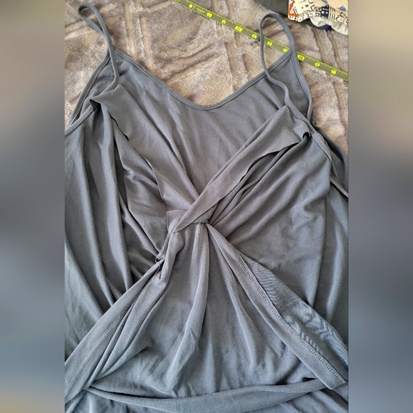 William B basic ruched spaghetti strap to. Gray - Picture 8 of 8